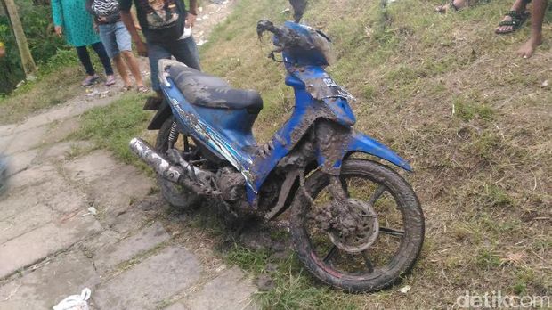 4 Motor Milik Penumpang Perahu Tambang Wringinanom Ditemukan