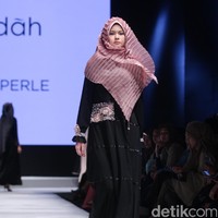 Koleksi Irna La Perle for Wardah dengan mengangkat tema Fidelium di Muslim Fashion Festival 2017. Jakarta Convention Center. Senayan. Jakarta. [Foto: Mohammad Abduh/Wolipop]