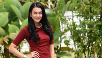 Imaz Fitria memiliki wajah manis dan bentuk tubuh ramping layaknya seorang model. Pool/Noel/detikFoto.