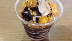 Slruup! Soft Ice Cream Vanilla dengan Topping Sarang Lebah Legit