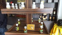 Di sini juga dijual obat herbal seperti minyak dengan nama Mina Natural dan Mina Virgen. Harga USD 5 dalam botol kecil (Fitraya/detikTravel)