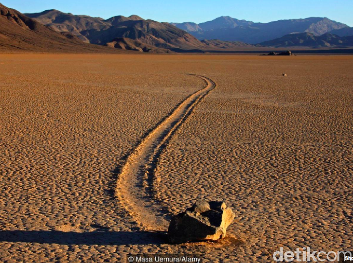 Fenomena Batu 'Berjalan' di Lembah AS yang Jadi Misteri Puluhan Tahun