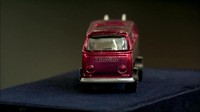Kondisinya masih sangat baik dan tampak seperti baru. Hot Wheels telah eksis selama beberapa dekade dan meneruskan untuk memproduksi mobil-mobil kecil.