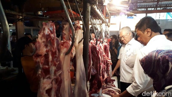 Pastikan Harga dan Stok Aman, Dua Menteri Jokowi Blusukan ke Pasar