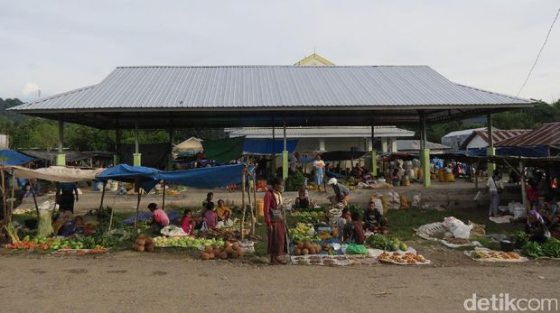 Suasana Pasar Lolowa (Fitraya/detikTravel)