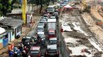 Imbas Pembangunan Underpass, Jalan Mampang Menyempit