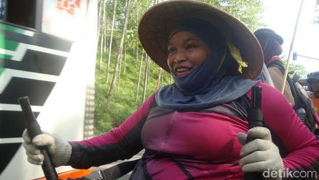 Tempuh Yogya-Jakarta dengan Kursi Roda, Shinta Ingin Temui Jokowi