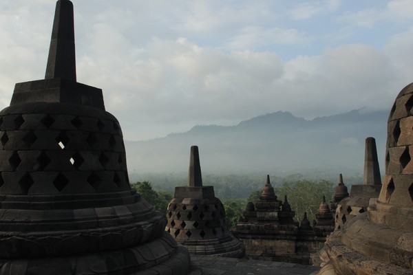 Untuk harga tiket sunrise maupun sunset, tiket wisatawan domestik Rp 370 ribu, sedangkan turis mancanegara Rp 500 ribu. ( Johanes Randy) Untuk harga tiket sunrise maupun sunset, tiket wisatawan domestik Rp 370 ribu, sedangkan turis mancanegara Rp 500 ribu. ( Johanes Randy)