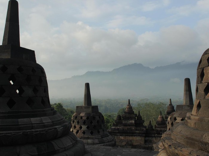 DPR: Aksi Bela Rohingya di Candi Borobudur Bukan Langkah Bijak