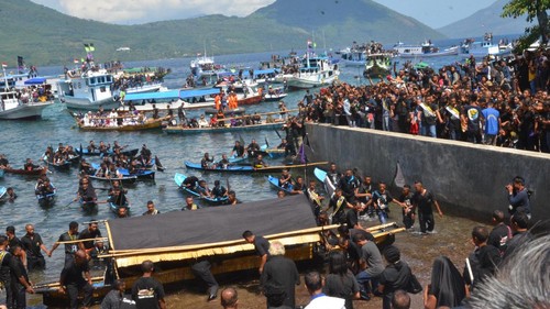 Prosesi Laut Semana Santa di Larantuka, Flores, NTT