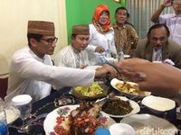 Sandiaga Bertemu Warga Gorontalo, Dijamu Makanan Khas