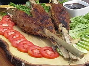 Ke Pasuruan, Jangan Lupa Jajan Sate Komo Bandeng yang Empuk Gurih