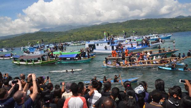 Prosesi Laut Semana Santa di Larantuka, Flores, NTT