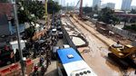 Imbas Pembangunan Underpass, Jalan Mampang Menyempit