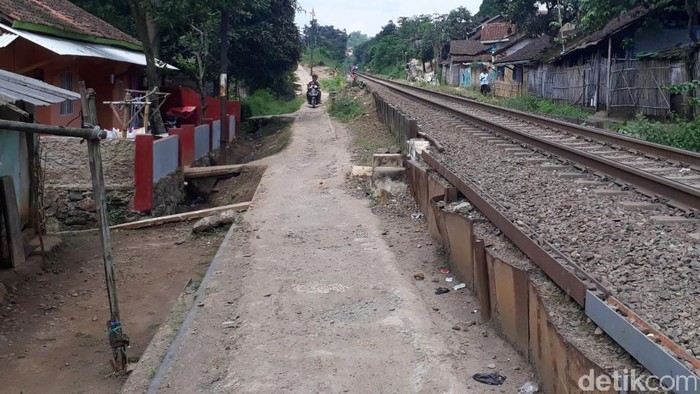 Mayat Perempuan Tua Ditemukan di Perlintasan KA Nagrog Cicalengka