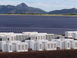 Panel Surya Raksasa Bikinan Iron Man di Hawaii Sudah Beroperasi