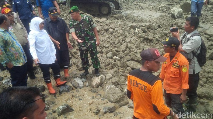 Mensos Minta Ekskavator Ditambah untuk Bersihkan Sisa Banjir Aceh