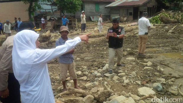 Mensos Minta Ekskavator Ditambah untuk Bersihkan Sisa Banjir Aceh