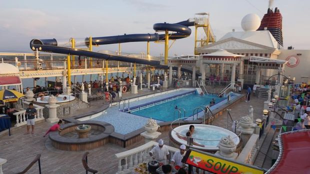 Bagaimana Rasanya Menginap di Hotel Bintang 5 Terapung?