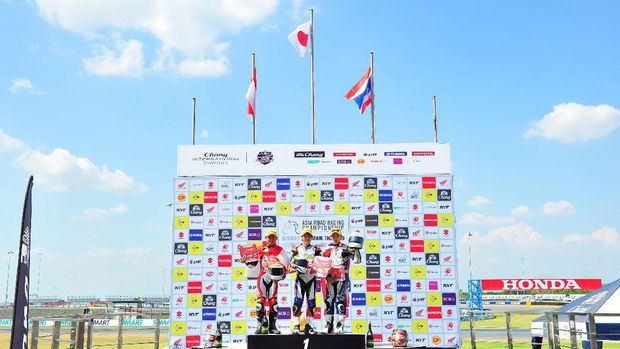 Pebalap AHRT Kembali Naik Podium di Buriram
