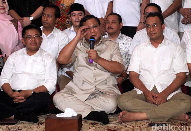 Prabowo: Kalau Anies-Sandi Korupsi Saya yang Pertama Turunkan Mereka Prabowo: Kalau Anies-Sandi Korupsi Saya yang Pertama Turunkan Mereka