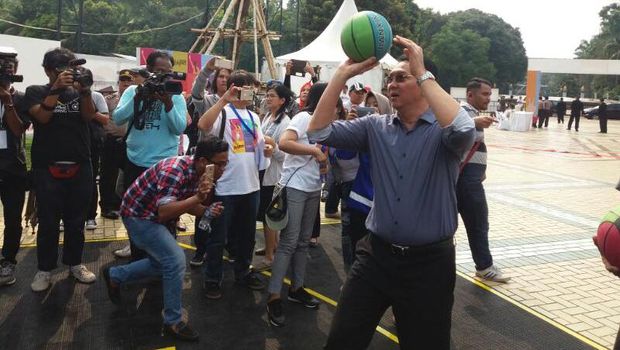 Sebelum Kembali Jadi Gubernur Aktif, Ahok Temui Relawan di Senayan