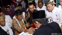 Politisi Eep Saefullah turut hadir menjadi saksi penikahan Ajip Rosidi dan Nani Widjaja. (Noel/detikhot)