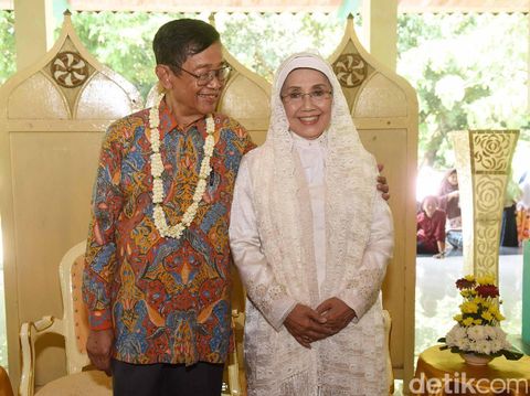 Suami Nani Wijaya Dilarikan ke IGD karena Serangan Jantung?