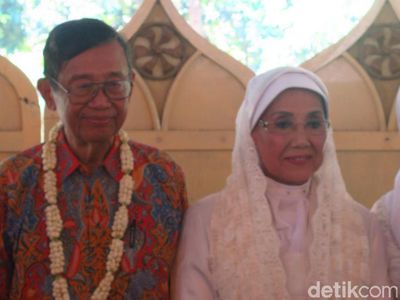 Selamat, Nani Widjaja dan Ajip Rosidi Resmi Menikah