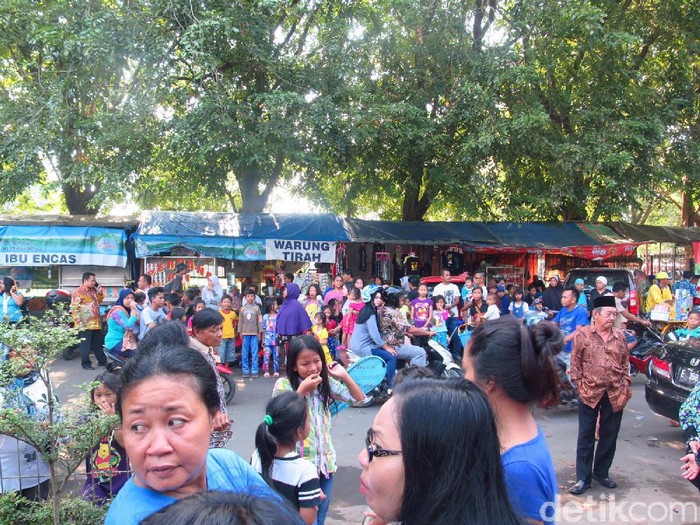 Warga Sudah Menanti, Begini Suasana Jelang Pernikahan Nani Widjaja