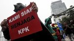 Power Ranger Hingga Batman Siap Menjaga KPK