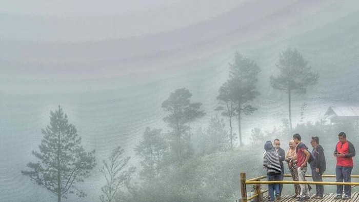 Puncak Lawang, Negeri di Atas Awan dari Sumatera Barat