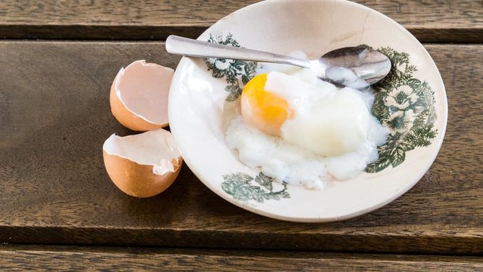 Kamu Suka Telur  Setengah  Matang Enak Sih Tapi Kenali 