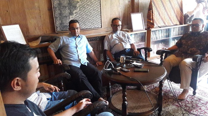 Masa Tenang Pilgub DKI, Anies Sarapan Bareng Sejumlah Tokoh
