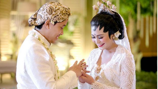 Renita Sukardi Meninggal Dunia, Nani Widjaja Menikah dengan Ajip Rosidi