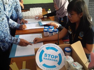 Cegah Kejahatan Narkoba, BNN Tes Urine PNS Kemenag Bandung
