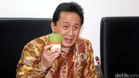 Kepala Badan Ekonomi Kreatif Triawan Munaf memberikan masukan kepada para pengusaha muda yang bergerak di bidang ekonomi kreatif agar dapat bertahan di tengah persaingan ketat.