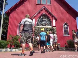 Wow, Gereja Merah Cuman Dua di Dunia, Salah Satunya di Indonesia
