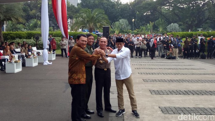 Djarot Absen, Ahok Pinjam Sandiaga Jadi Wagub di Deklarasi Damai