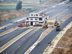 Deretan Rumah Paku yang Bertahan dari Gusuran