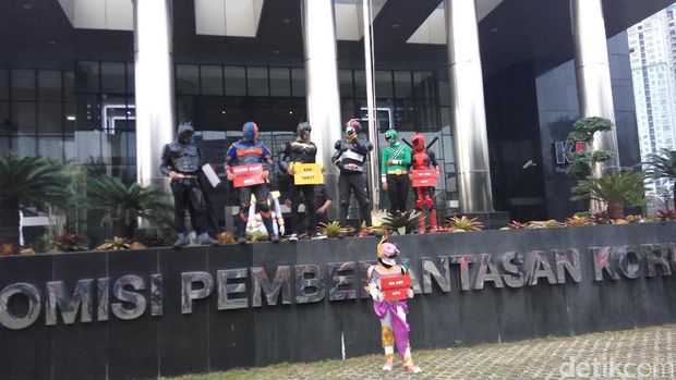 Aksi Super Hero Lawan Serangan Teror di KPK