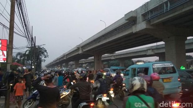 pukul tukang jakarta jasa Gegana Benda di Kalimalang, Ditemukan Mencurigakan