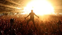 Angka tersebut merupakan raihan pengunjung terbanyak selama festival itu digelar pada tahun 1999 lalu. Christopher Polk/Getty Images for Coachella/detikFoto.