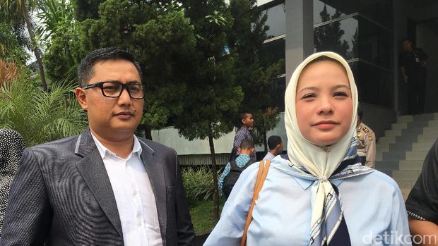 Rachel Maryam laporkan akun Twitter palsu ke polisi / 