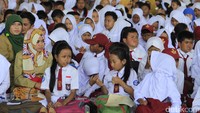 Ribuan siswa tersebut berasal dari seluruh sekolah yang berada di 31 kecamatan di Kabupaten Bandung. Pool/Wisma Putra.