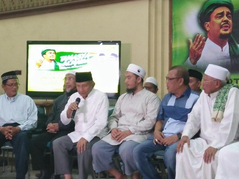 Panitia Tamasya Al-Maidah: Kita Tak Ada Urusan dengan Anies-Sandi Panitia Tamasya Al-Maidah: Kita Tak Ada Urusan dengan Anies-Sandi