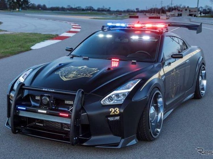Mobil Polisi Nissan GT-R