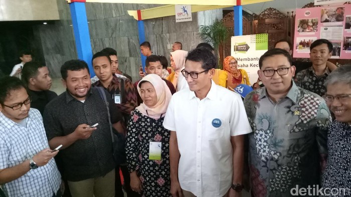 Soal Maklumat Kapolda, Fadli Zon: Gimana Larang Massa ke TPS?