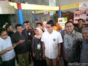 Disambut Fadli Zon, Sandiaga Hadiri Pameran Kreativitas Difabel
