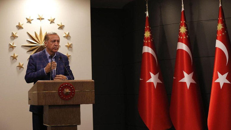 Erdogan Tolak Bicara dengan Assad Pembunuh 1 Juta Warganya Erdogan Tolak Bicara dengan Assad Pembunuh 1 Juta Warganya
